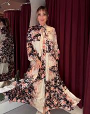 çiçek desen elbise renkli krem