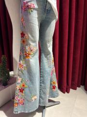 çiçek nakışlı jean pantolon mavi 2