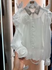 gül detaylı gömlek beyaz