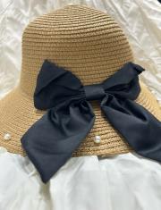 fiyonklu hasır şapka kahve